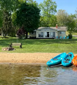 Vineyard Lake Waterfront Lakehouse - Boat for Rent - Image 5