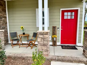 Spacious 4 BR Near Downtown - Image 3