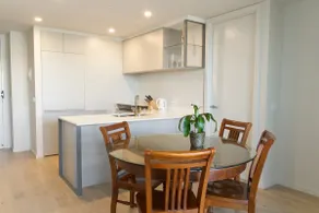 New Spacious 2 Bedroom With Gorgeous City Views - Image 2