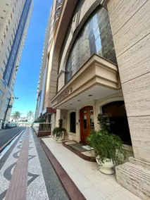 luxury 3-bedroom apartment with 24-hour doorman - Image 3