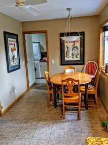Awesome location in Monona, with hot tub! - Image 5