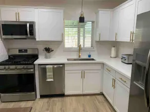 THE DOUBLE “M”~ Classy 2BR near Biltmore~King Beds - Image 5