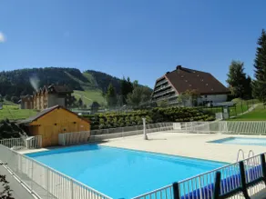 Relaxation in the Heart of the Station - Image 5