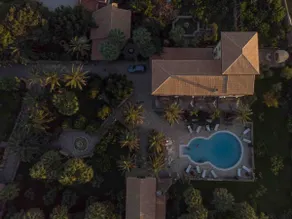 Vivenda de luxo / piscina aquecida privada / jardim privado - Image 2