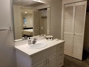 Private SLU*Walk*Transit*DT 1 Mi*Kitchenette*Quiet - Image 2