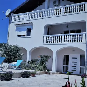 Apartments"Nika" with private pool - Image 4