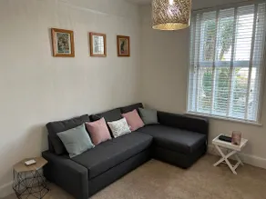5 mins from the beach, 5 mins to the heart of town - Image 3