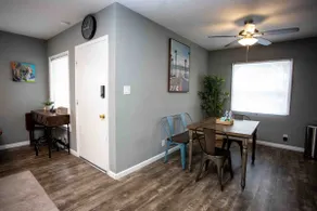 SIZZLING 2 bed 1 bath single family dwelling - Image 4