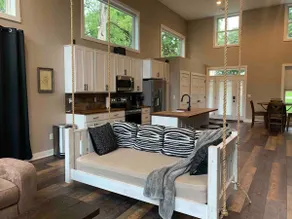 “Willow Ledge at Silver Creek”with Private Hot Tub - Image 2