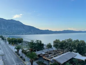 Kalamata's Sea Breeze beachfront apartment #3 - Image 3