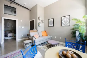 Bohemian Flat - Short North - Free Parking - Image 3