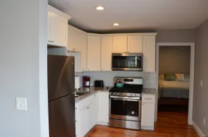 Renovated Cozy City Getaway - Image 4