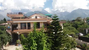 Touristen Holiday Home A luxury Villa - Image 4