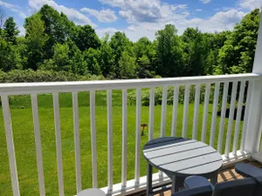 Spacious 1-br w jacuzzi at Horseshoe Valley - Image 5