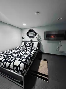 Adorable Private Studio with indoor fireplace - Image 5