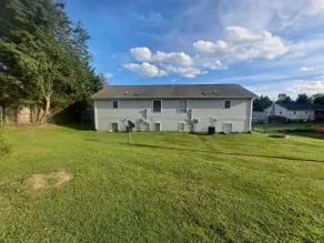 Spacious 4 bedroom, sleeps 10, close to VT - Image 5