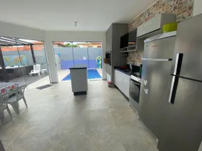 Private, 100 from the beach with pool, deck and spa - Image 3