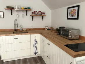 Sea Road Suite - Image 5