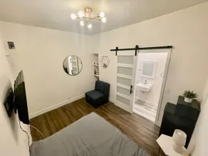 Cozy Tower Hideaway | Private Entrance 16 - Image 5