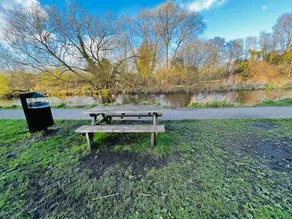 Picturesque Canal Retreat Newport, Shropshire - Image 2