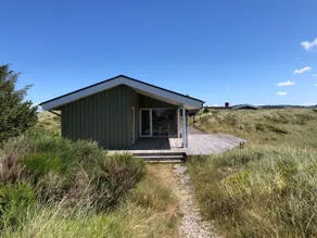 The beach house is 250 meters from the North Sea. - Image 2