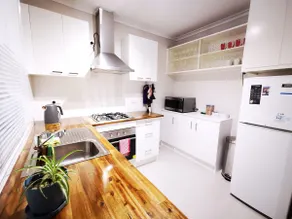 Peaceful location 3BR WiFi/Netflix/Kitchen - Image 4