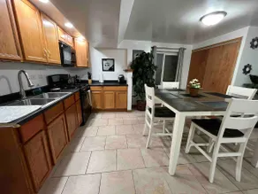 Relaxing Suite with Independent Entrance - Image 4