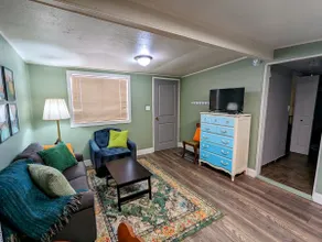 Greenbriar: Kitchenette / 1 bdrm - Image 3
