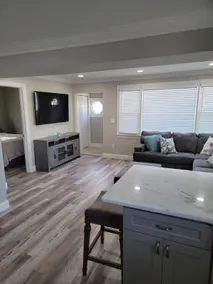 Lux 3 Queen bed Beach block! - Image 5