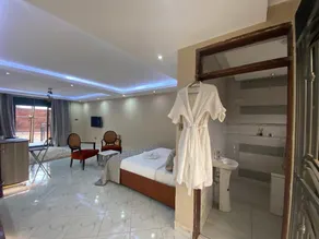 studio apartment - Image 2