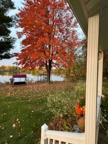 Upper apartment on a lake. - Image 2