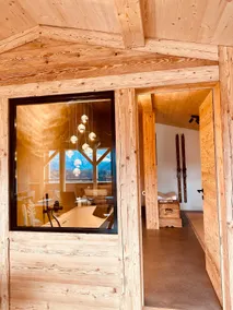 Luxury family Chalet with extraordinary Mountain views - Image 5