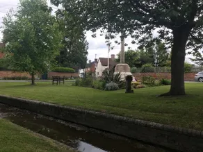 Village Period Cottage next to a idyllic stream - Image 4