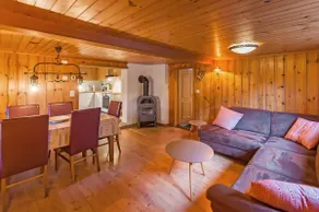 Charming Little Chalet for 6 People & Free Ski Lockers - Image 2