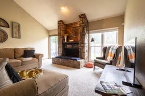 Cozy Lodge close to everything! - Image 3