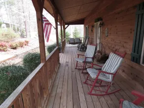 Cozy rustic cabin on Lake Hartwell.  Book a Fall getaway today! - Image 2
