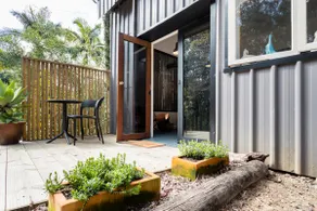 Black Plum Art Shed, Creative Hinterland Hideaway - Image 5
