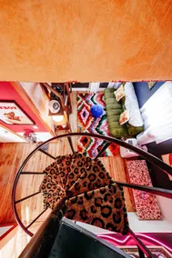 Dollhouse Northeast — Glam, Iconic & Walkable - Image 5