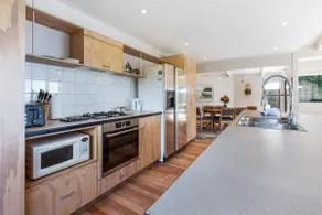 Beachfront Enclosure Bay - Waiheke Unlimited - Image 5