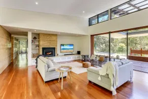 Calanthe Acreage - With Heated Spa Pool - Image 5