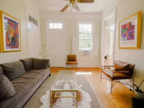 Classic Unit by Garden District and Hospital - Image 2