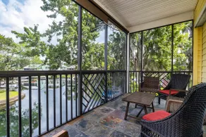 Bigfoot Bungalow -Enjoy being directly on clear waters of the Weeki Wachee River - Image 4