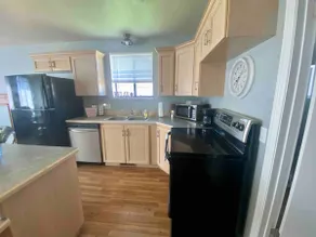 Cute apartment over garage surrounded by farmland - Image 3