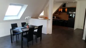 Spacious independent contemporary apartment - Image 4