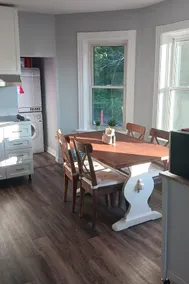 Bright Midland Apartment | 1BR, Full Kitchen - Image 4