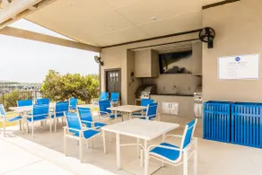 Lake front Condo 2BD/2BA w/ pool, hot tub, fire pit, gas grills, gym, & laundry. - Image 3