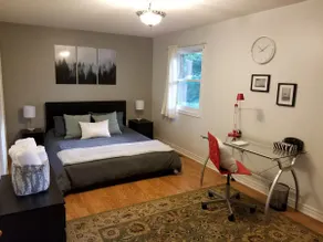 Stylish, Modern 2nd Floor Private Apt. Quiet Area - Image 3