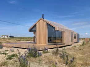 Beach House in Dungeness Nature Reserve - Image 2