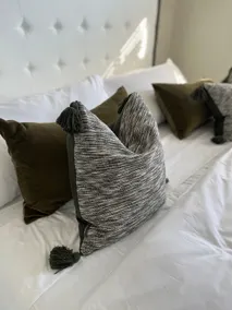 Meet Olive ~ Spacious Living with King-Sized Beds! - Image 5