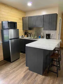 Rustic Cabin sleeps 4 on farm setting private - Image 4